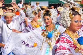 Women in traditional Panamanian dress; the pollera – Best Places In The World To Retire – International Living